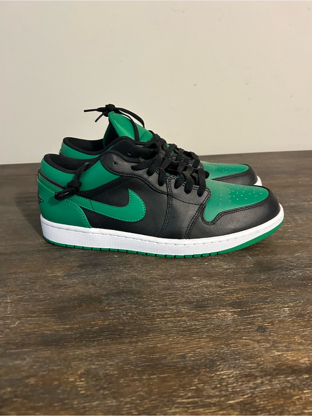 Jordan 1 Low SE bran new
